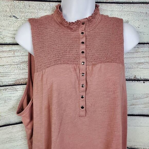 Maurices 2X Mauve Pink Sleeveless Ruffle Neck Henley Smocked Tank Top - Picture 2 of 8